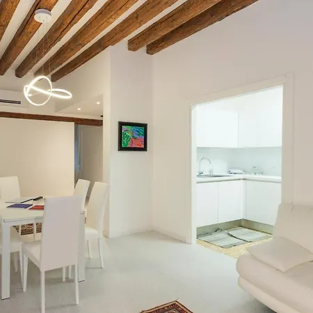 Ca San Luca דירה *